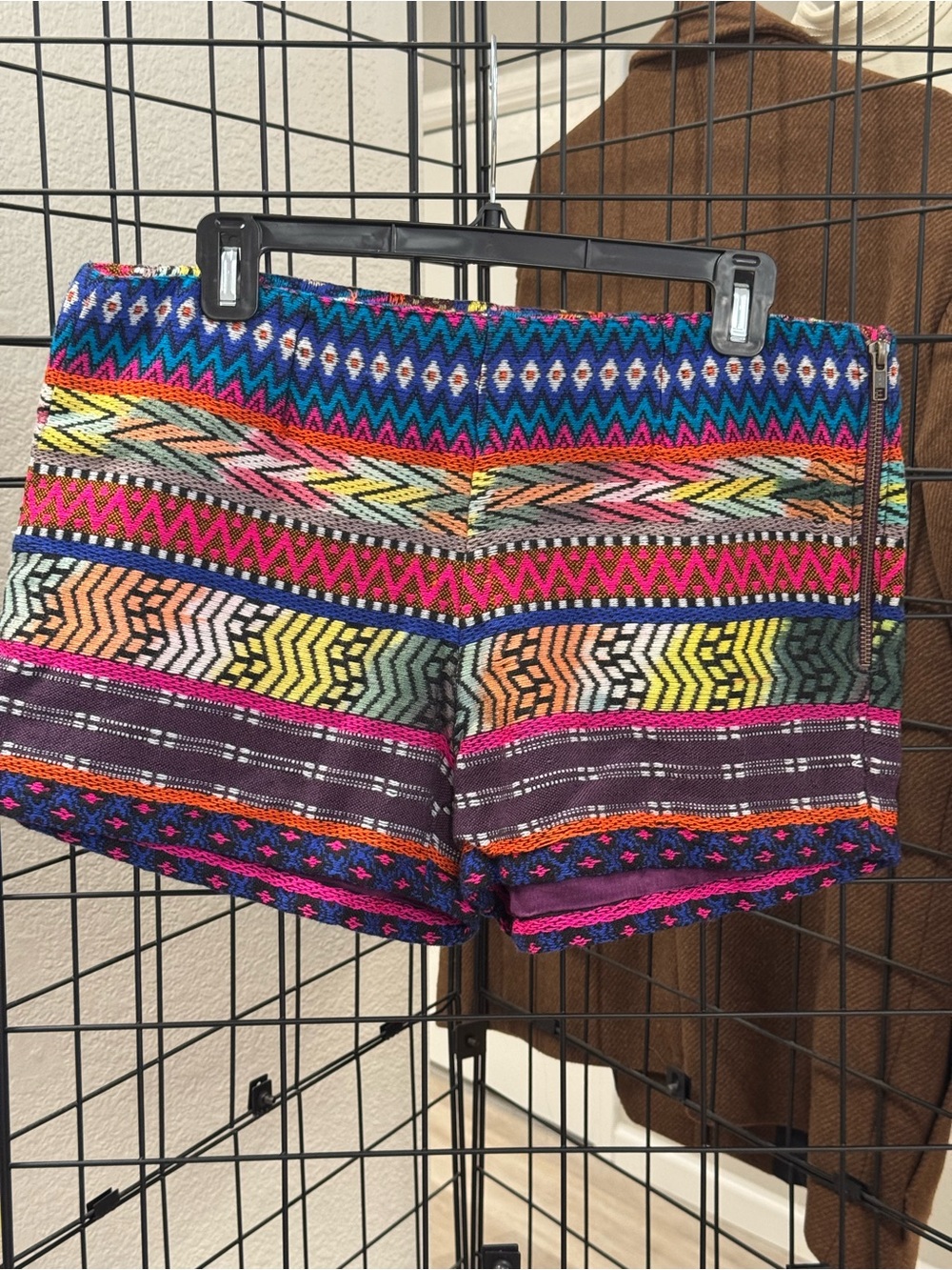 Billabong Knit Multi Color Pattern LIMA Mid Rise Shorts Womens Size LG  W 17”